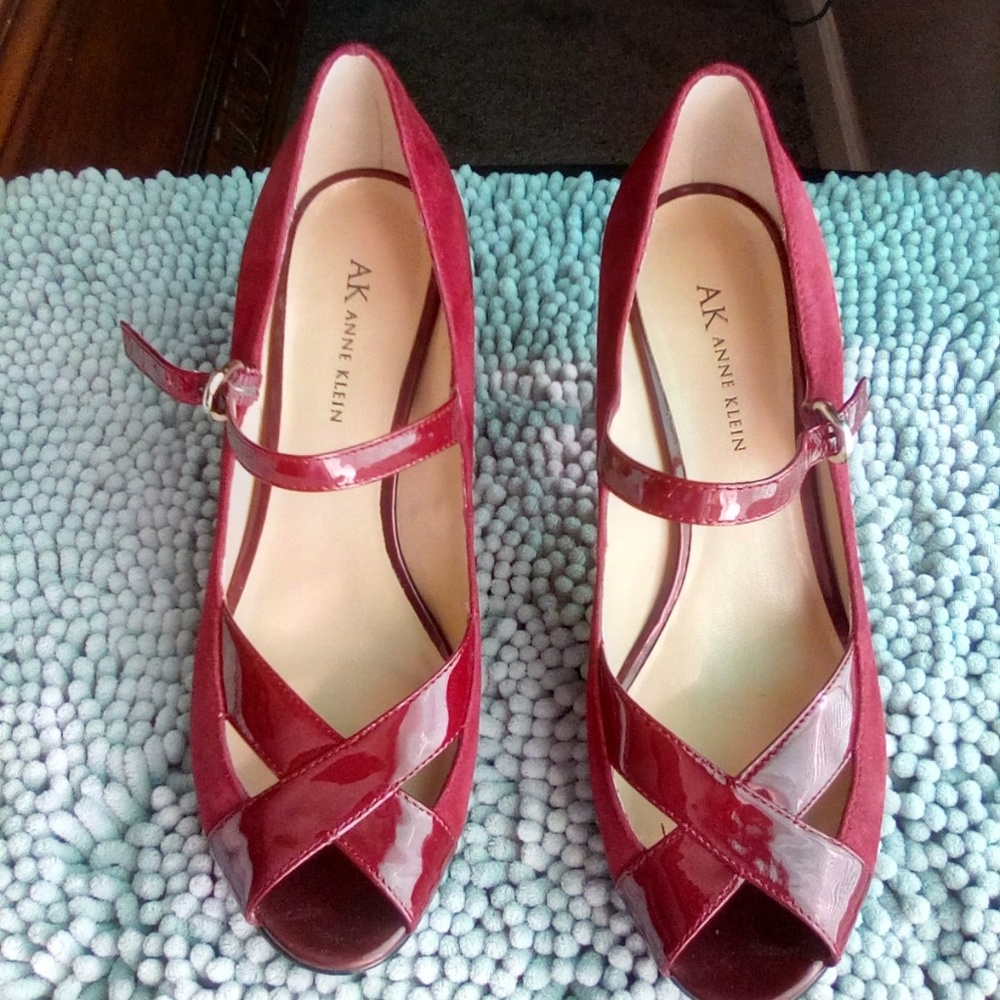 Anne Klin Red Pump